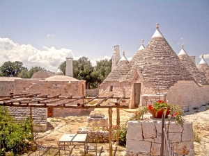 Trulli e lamie il complesso di edifici rurali tipici pugliesi per turisti